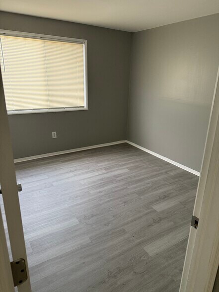 Bedroom 2 - 582 Wilson Bridge Dr