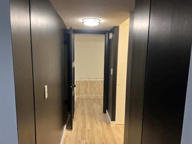 Building Photo - 3720 Inverrary Dr