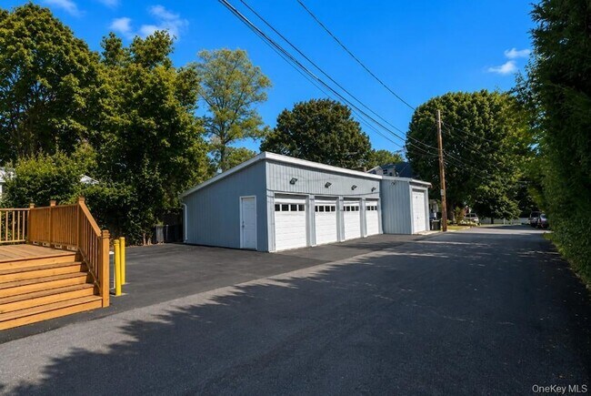 Building Photo - 156 Jefferson Ave