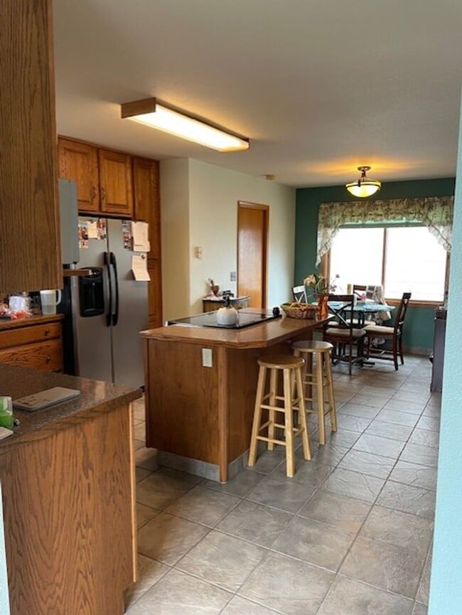 Building Photo - 3-Bed and 3-Bath House Near South College!