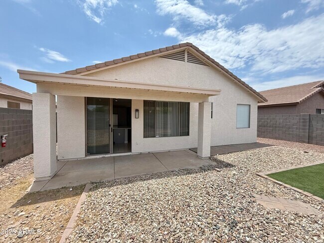 Building Photo - 6558 W Townley Ave