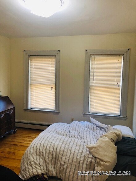 Building Photo - 103 Calumet St