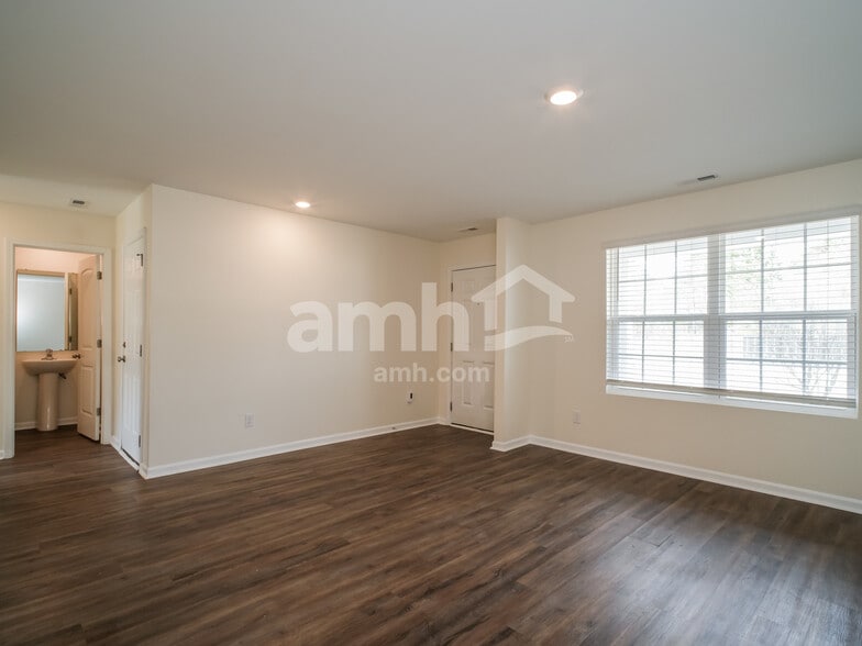 Building Photo - 1010 Jt Westfield Dr