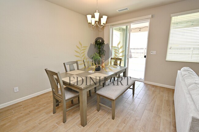Building Photo - 502 Traverse Dr S