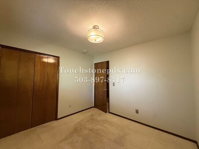 Building Photo - 13540 SW Hyland Park Ct