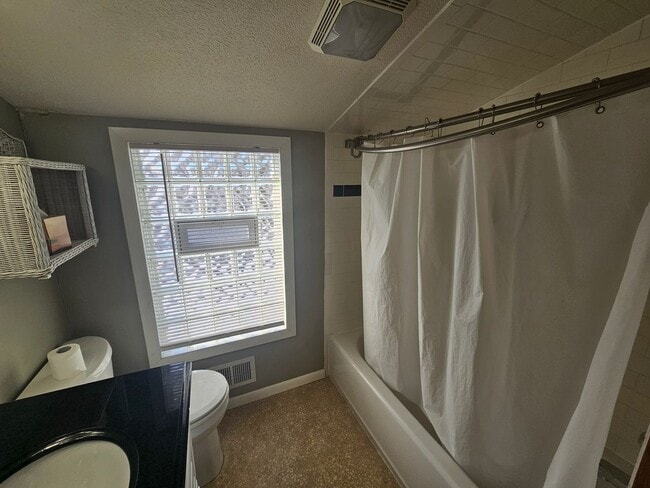 Building Photo - 120 Luther Ave