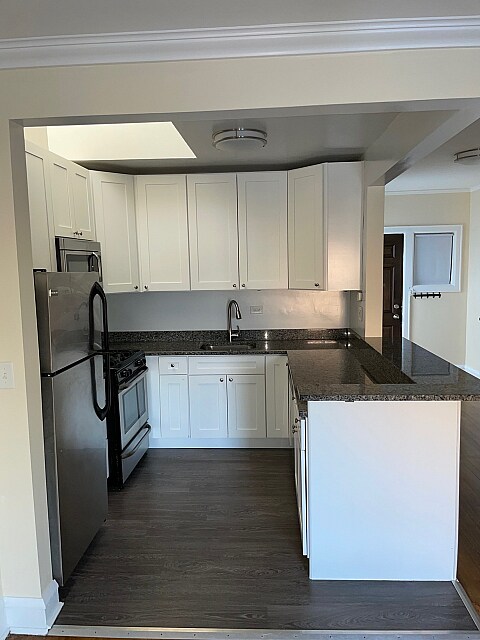 Open Kitchen - 805-09 W. Elm St.