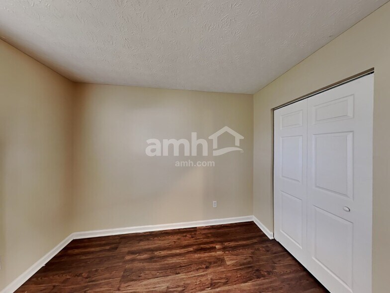 Building Photo - 1760 Navion Ct