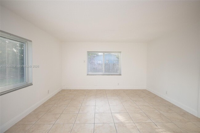 Building Photo - 831 NW 1st Ave