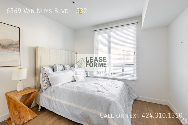 Building Photo - 14526 Kittridge St