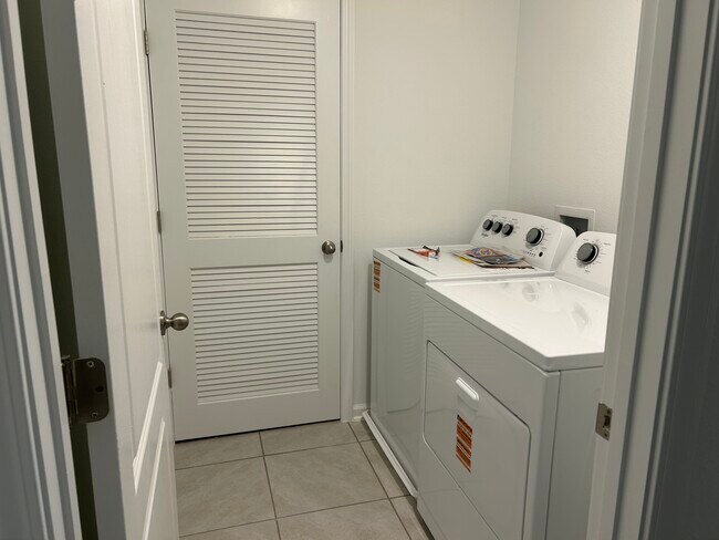 Building Photo - 28 Blue Hvn Rd