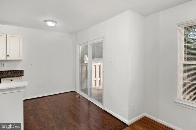 Building Photo - 1259 Stockport Ct