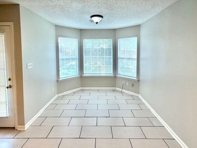 Building Photo - Now Leasing a 3 Bedroom 2.5 Bath Home In Cordova. Available Now.