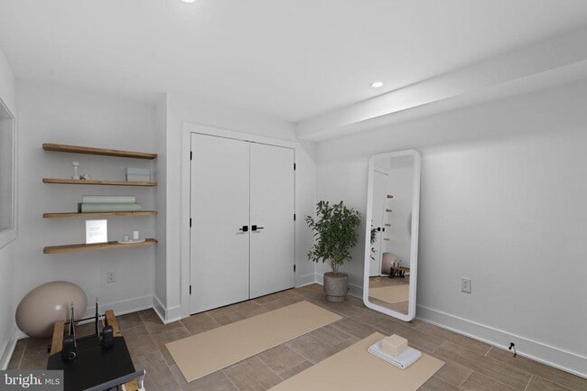 Building Photo - 742 S Broad St