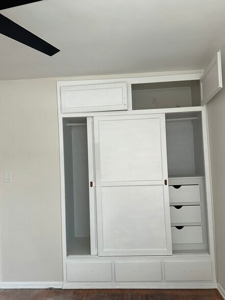 Built in drawers in closet - 1033 Pearl St