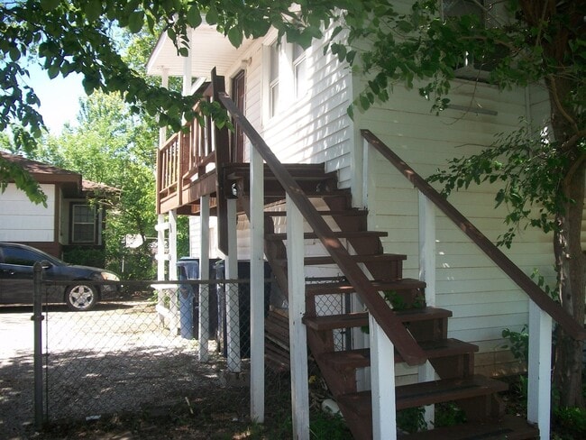 Building Photo - 523 SW 26