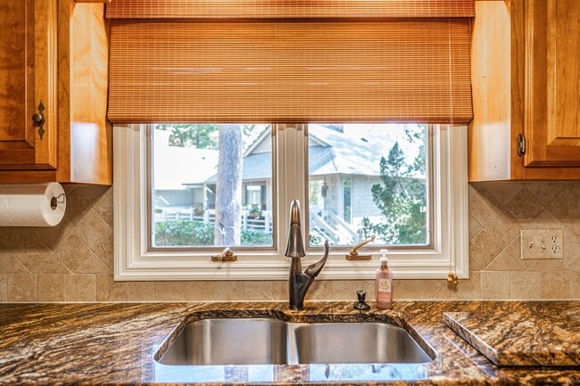 Building Photo - 285 Sugar Gum Ln