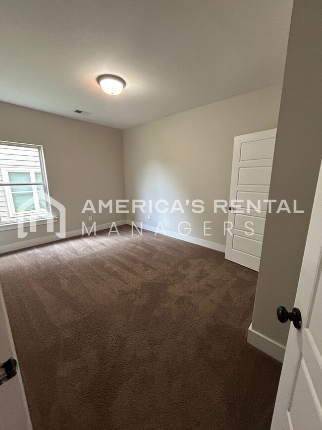 Building Photo - Spacious Home for Rent in Calera! View with 48 Hours Notice!