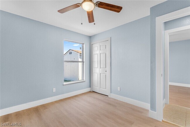 Building Photo - 1715 NE 2nd Ave