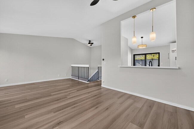 Building Photo - Beautiful 2BR/2BA Townhome with Valley Views, Covered Parking & In-Unit Laundry