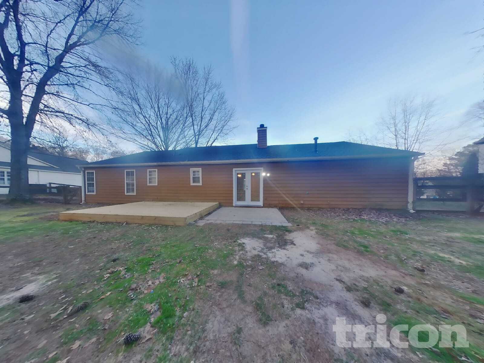 Building Photo - 620 Bluff Dr