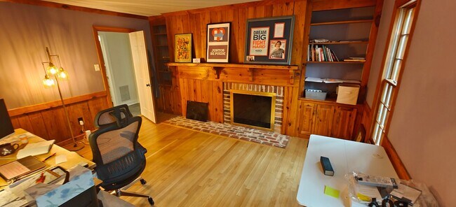 Building Photo - New renovation with River access in Midlothian