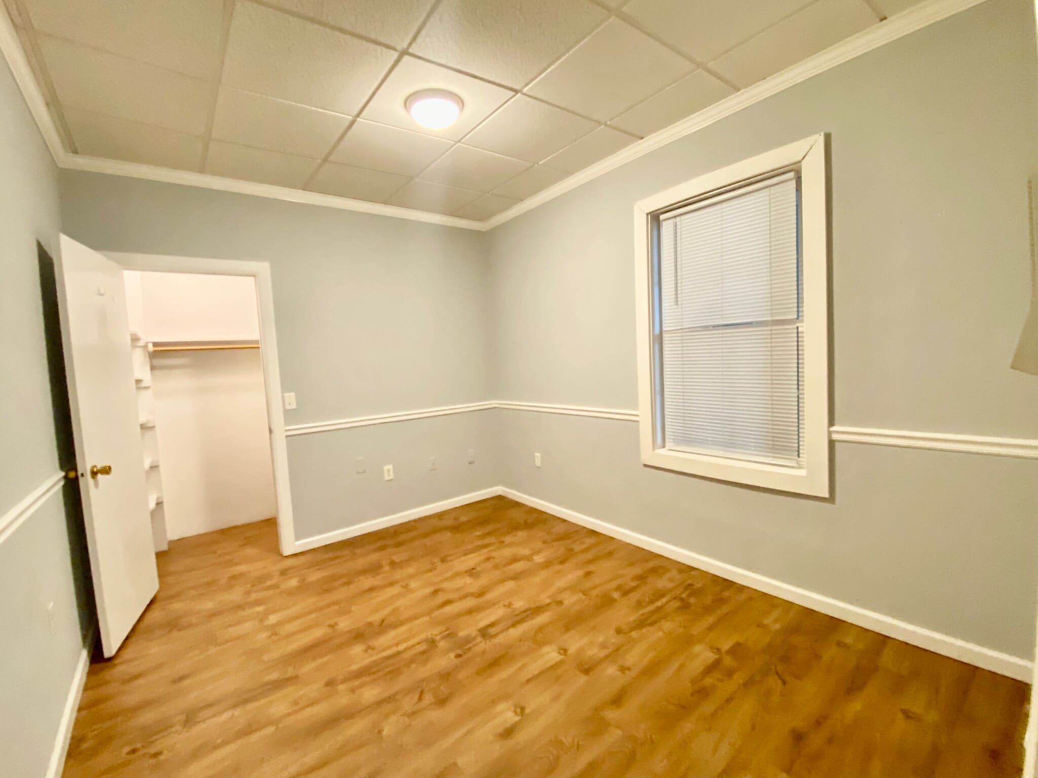 Building Photo - 164 W Wall St