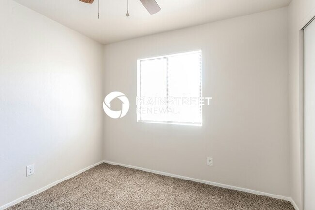 Building Photo - 4 Bedroom Pet-Friendly Home in TUCSON, AZ with Main Street Renewal