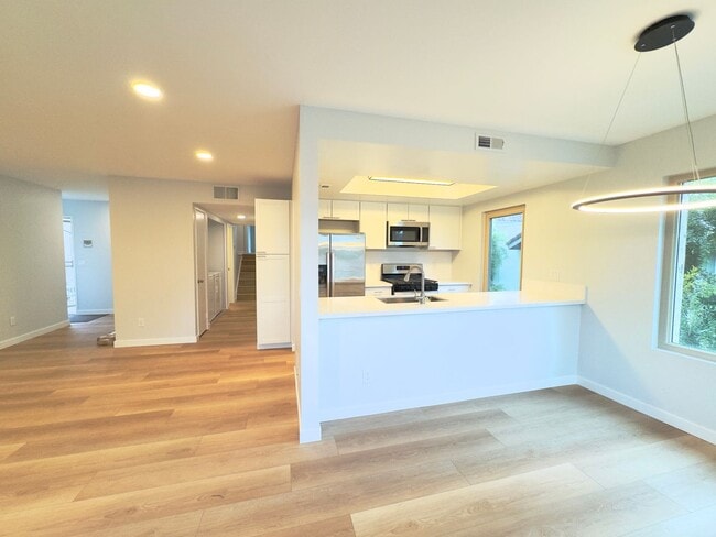 Building Photo - FULLY REMODELED: Spacious 3 bedroom condo in San Marcos With AC