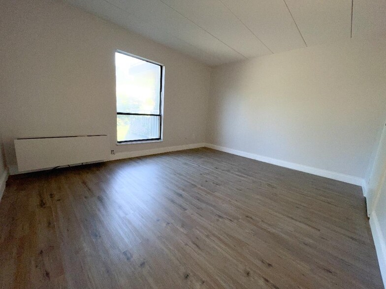 Building Photo - 147 Turner Rd