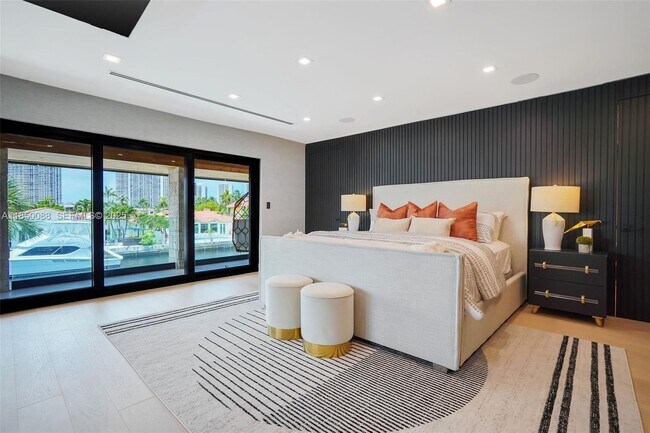 Building Photo - 3343 NE 166th St