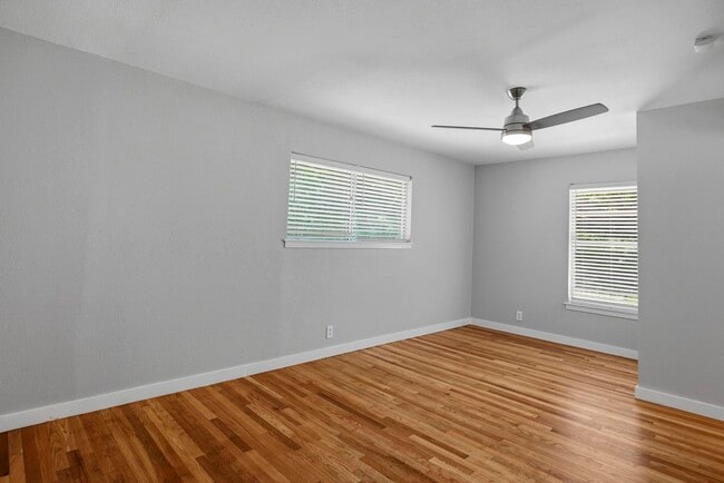 Building Photo - 3206 Albin Dr