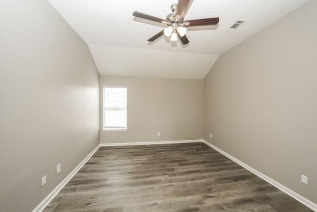 Building Photo - 5515 Whiteley Cove