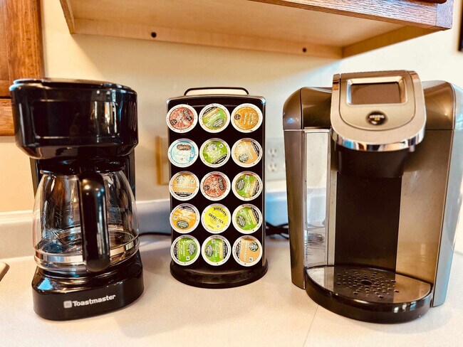 Building Photo - 610 Traci Ln