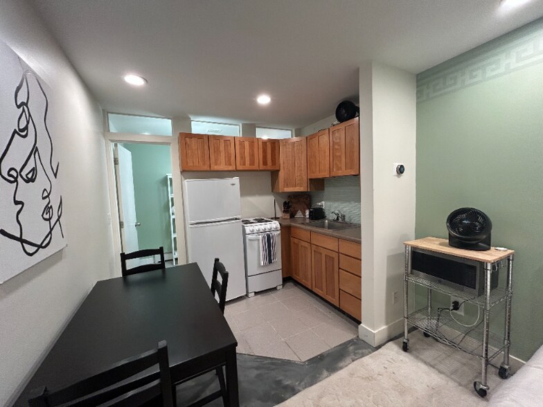 Building Photo - 137 W 600 N