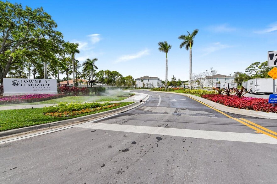 Building Photo - 4531 Hollister Ave