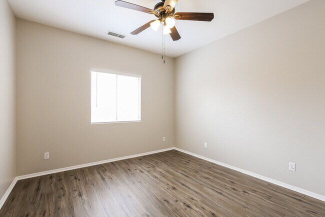 Building Photo - 12925 W Charter Oak Rd