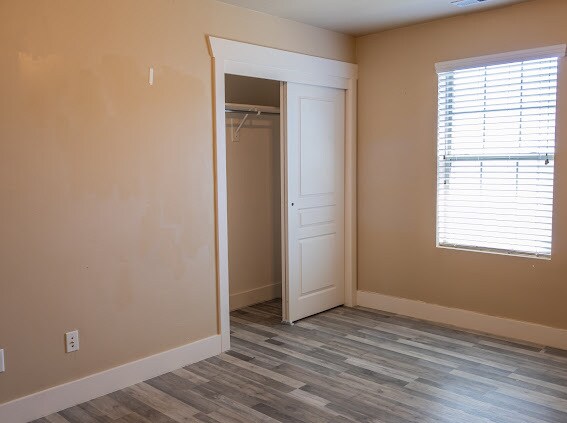 Building Photo - 1532 N Venetian Way