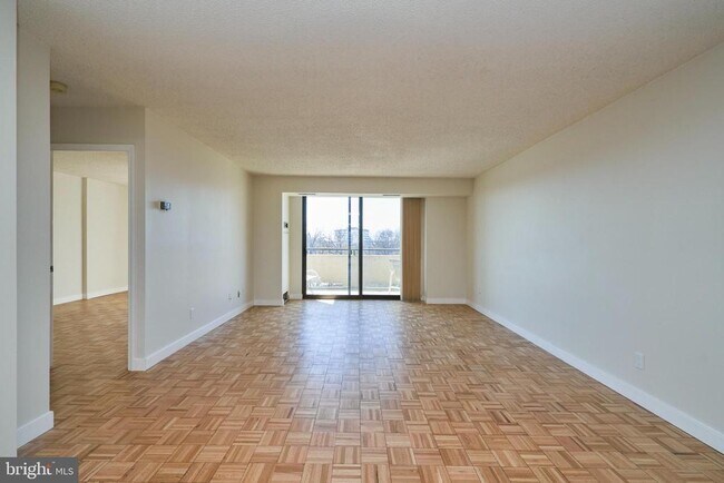 Building Photo - 1800 Old Meadow Rd