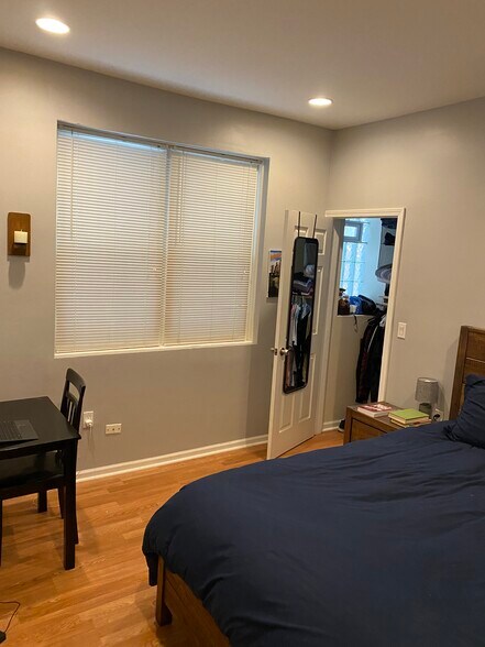 Building Photo - 3633 N Elston Ave