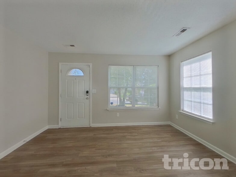 Building Photo - 6826 Squirrels Foot Ct