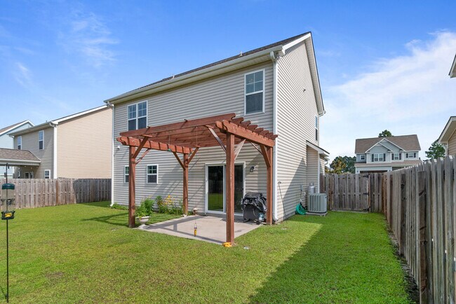 Building Photo - 209 Admiral Ct
