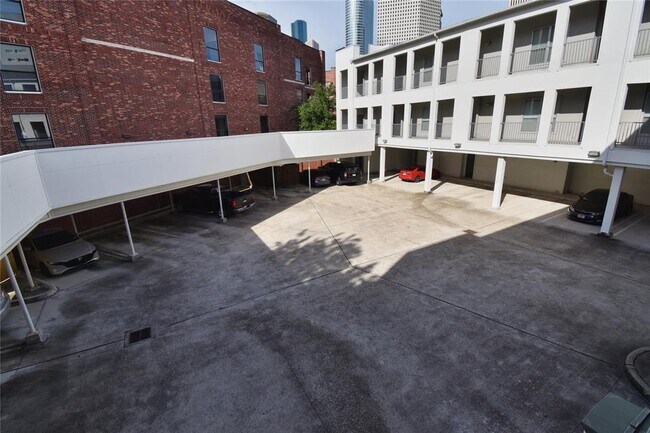 Building Photo - 207 Pierce St