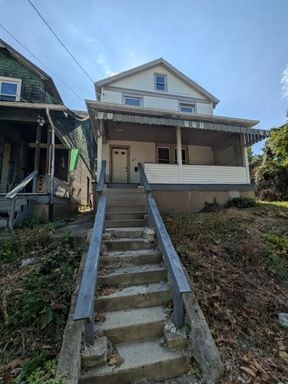Building Photo - Section 8 approved 3 bed 1 bath home in McKeesport!