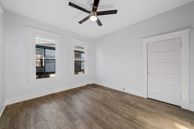 Building Photo - 817 S 10th St