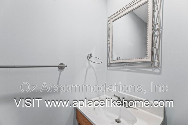 Building Photo - 15306 Riley St