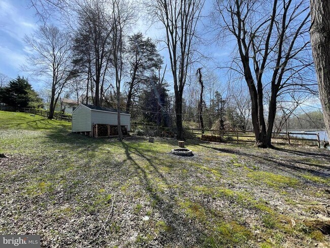 Building Photo - 121 Hilda Dr
