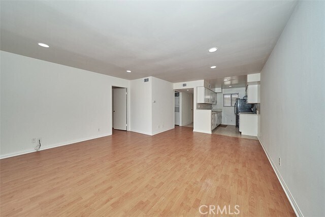 Building Photo - 433 S Manhattan Pl