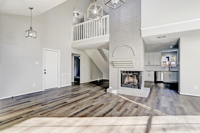 Building Photo - 15006 Elstree Dr