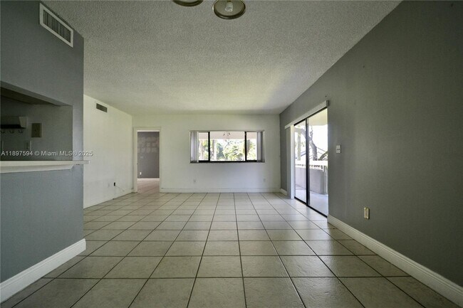 Building Photo - 13240 SW 88th Ln